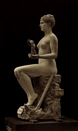 『ピュグマリオンとガラテア』と同年に制作されたジャン=レオン・ジェロームによる彫刻『タナグラ』。