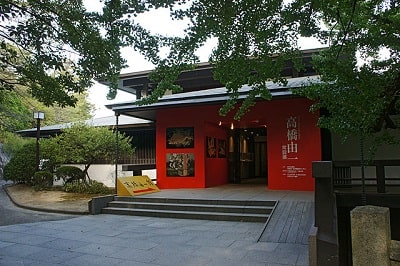 静物画の『豆腐』『鯛』『桜花図』を始め、高橋由一の油絵作品が所蔵されている香川県の金刀比羅宮にある高橋由一館。